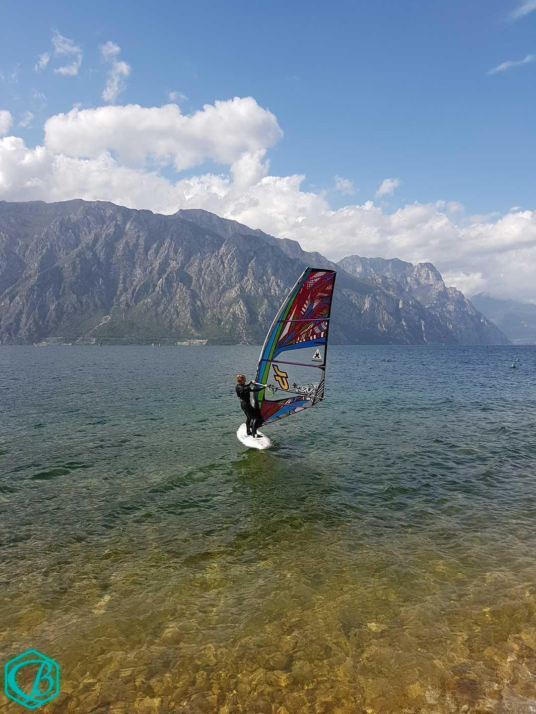 Gardasee Surfcamp Urlaub Surfen Windsurfen SUP Good Vibes