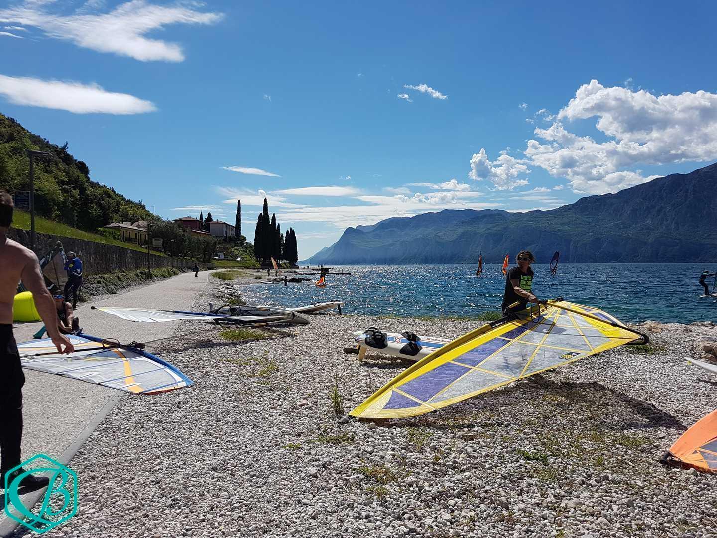 Gardasee Surfcamp Urlaub Surfen Windsurfen SUP Good Vibes