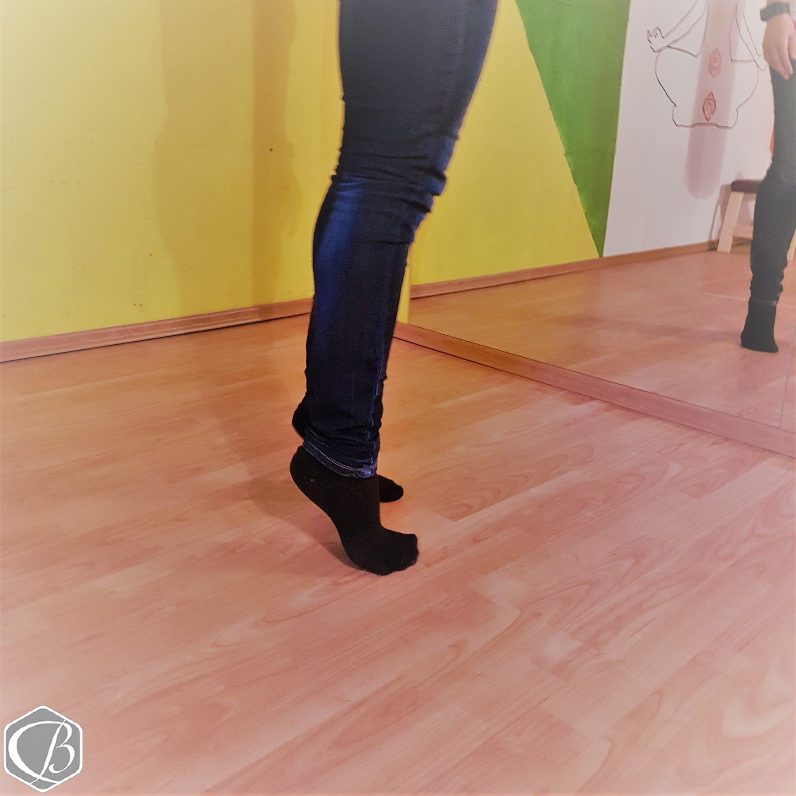 Büroworkout Pause zwischendurch aktiver Alltag Bewegung Fitness zu langes Sitzen