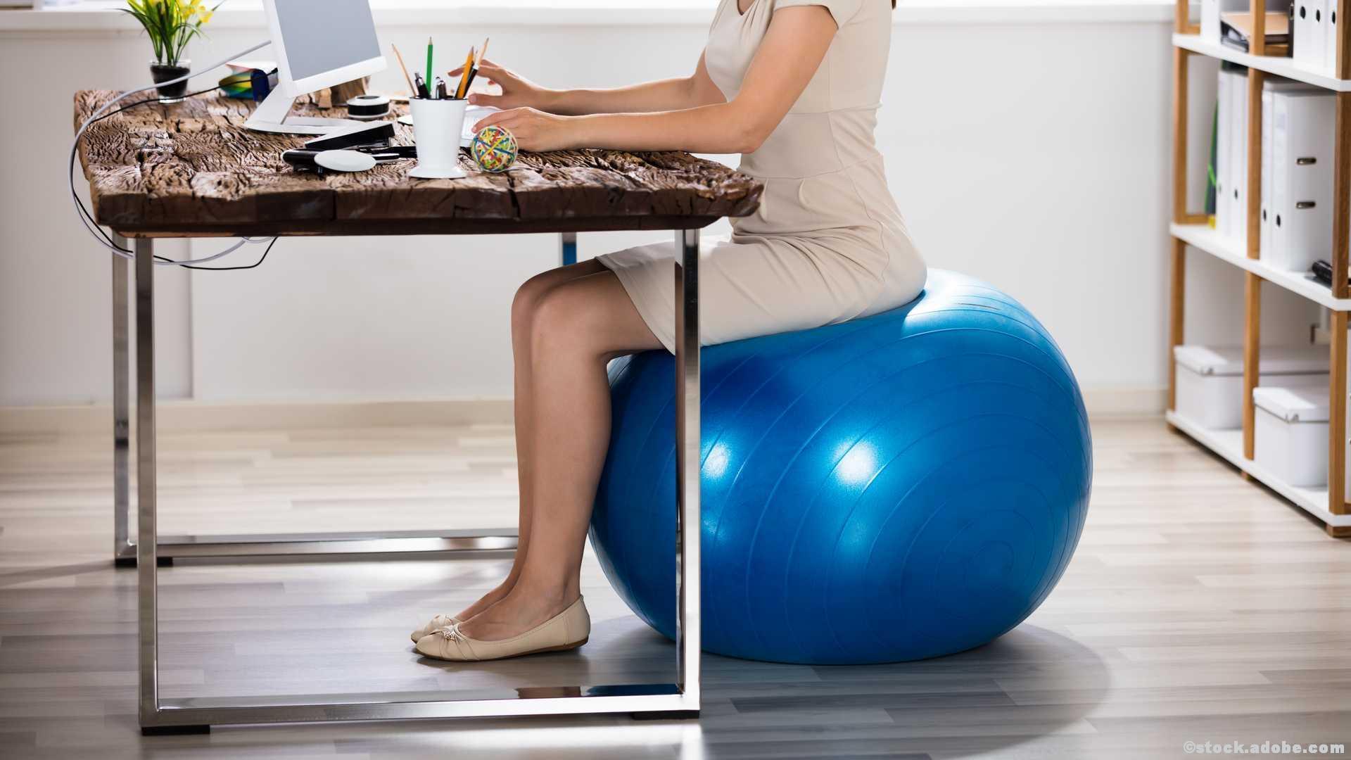 Büroworkout Büro Rauchen ist das neue Sitzen Wirbelsäule Rückenbeschwerden Rückengymnastik Rücken-ABC